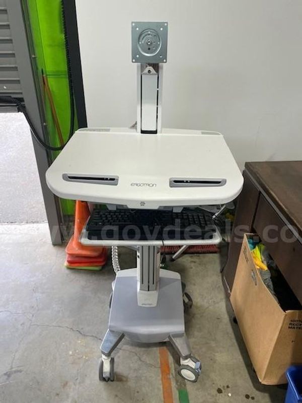 Ergotron Life Medical Cart - SV42-6302-1