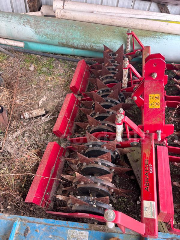 TORO lawn aerator 687