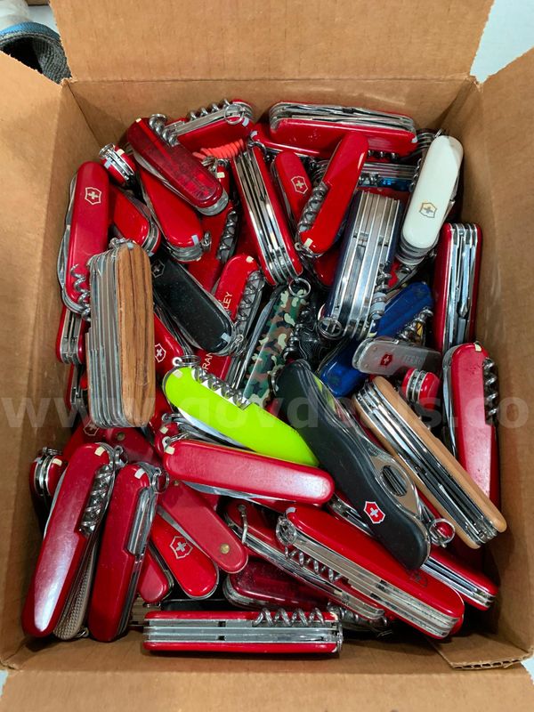 Miscellaneous Souvenir Knives/Multi-tools