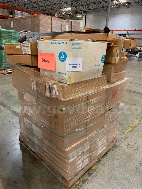 Pallet of Miscellaneous Car Parts