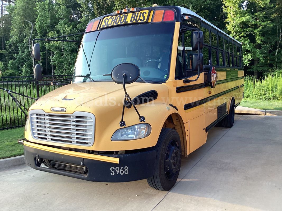 2009 Freightliner B2 Bus Chassis (DC #S968)
