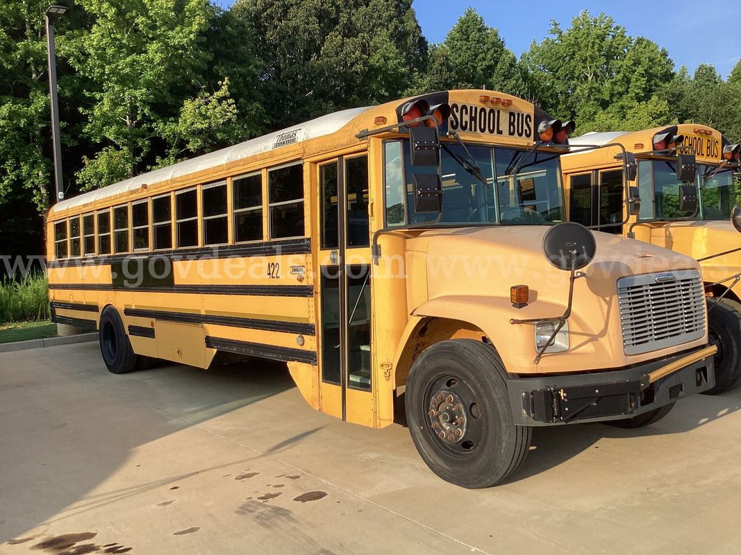 2004 Freightliner FS65 (DC #422)