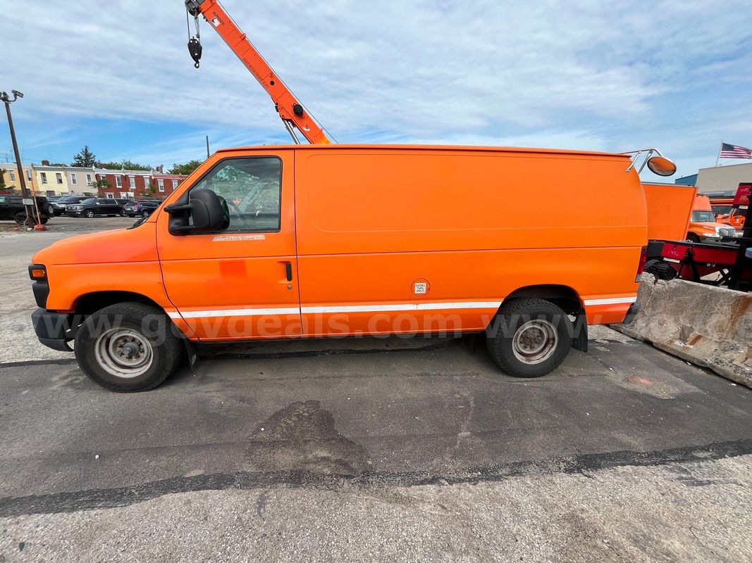 2009 Ford E350 work van
