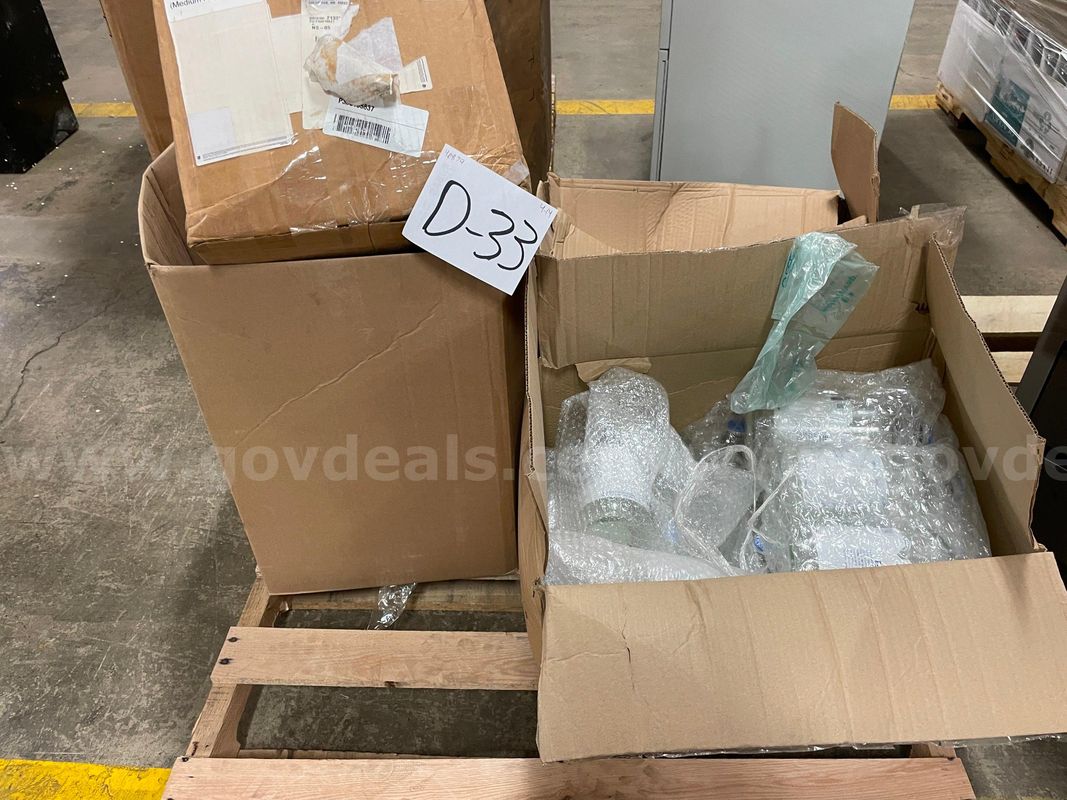 Lot of 1000ml Glass Evacuated Containers and Patient Slings