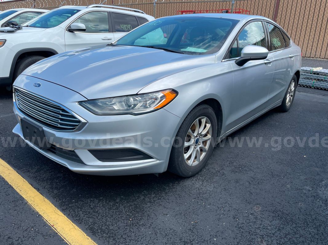 2017 Ford Fusion SEDAN 4-DR, 2.5L L4 *LESS THAN 100K MILES*