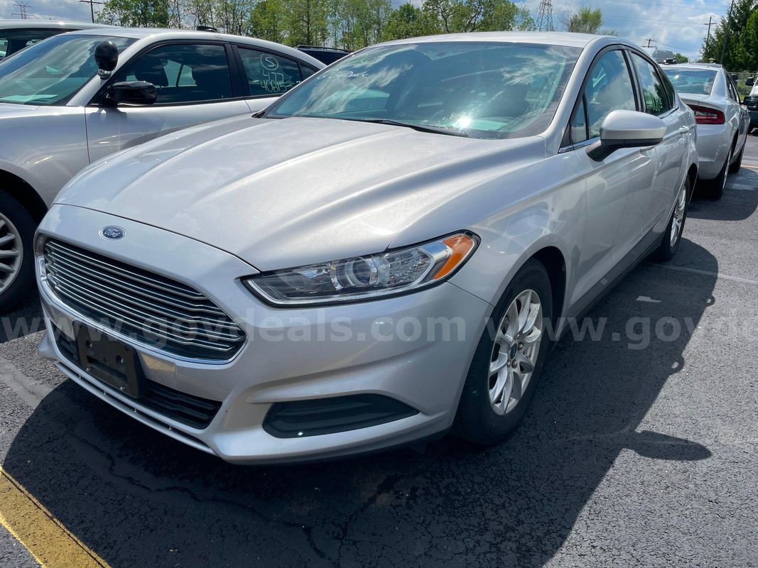 2016 Ford Fusion SEDAN 4-DR, 2.5L L4 *UNDER 50K MILES!*
