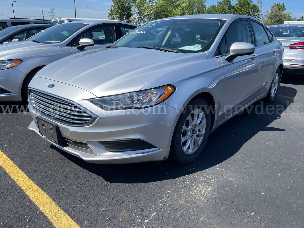 2017 Ford Fusion SEDAN 4-DR, 2.5L L4 *LESS THAN 100K MILES!!