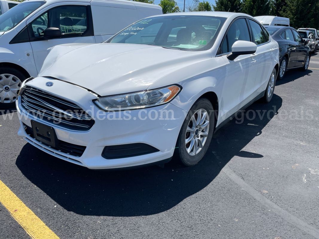 2016 Ford Fusion *SALVAGE TITLE*