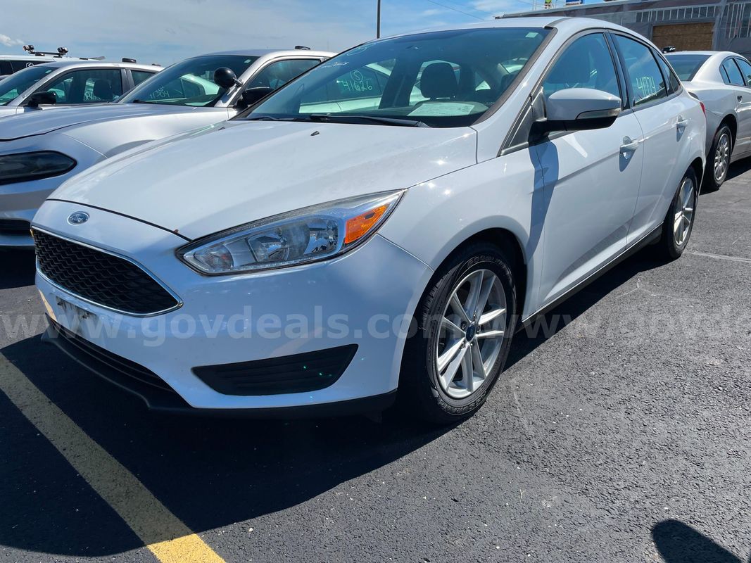 2017 Ford Focus SE SEDAN 4-DR, 2.0L L4 *LESS THAN 100K MILES!!