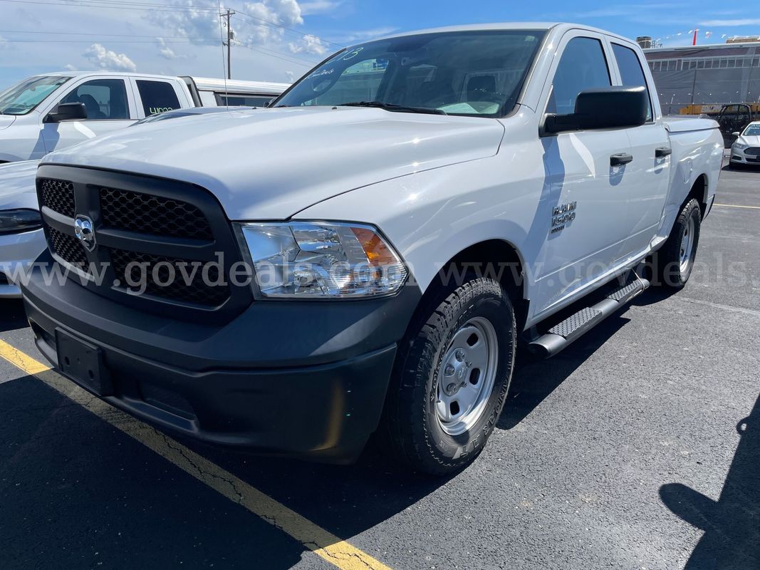 2019 RAM 1500 Classic 4WD EXT CAB PICKUP 4-DR, 3.6L V6 *UNDER 100K MILES!
