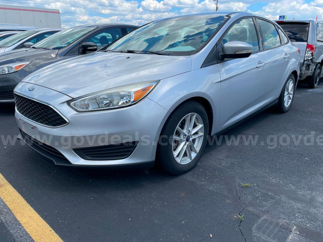 2016 Ford Focus SE SEDAN 4-DR, 2.0L L4 **UNDER 30K MILES!!!