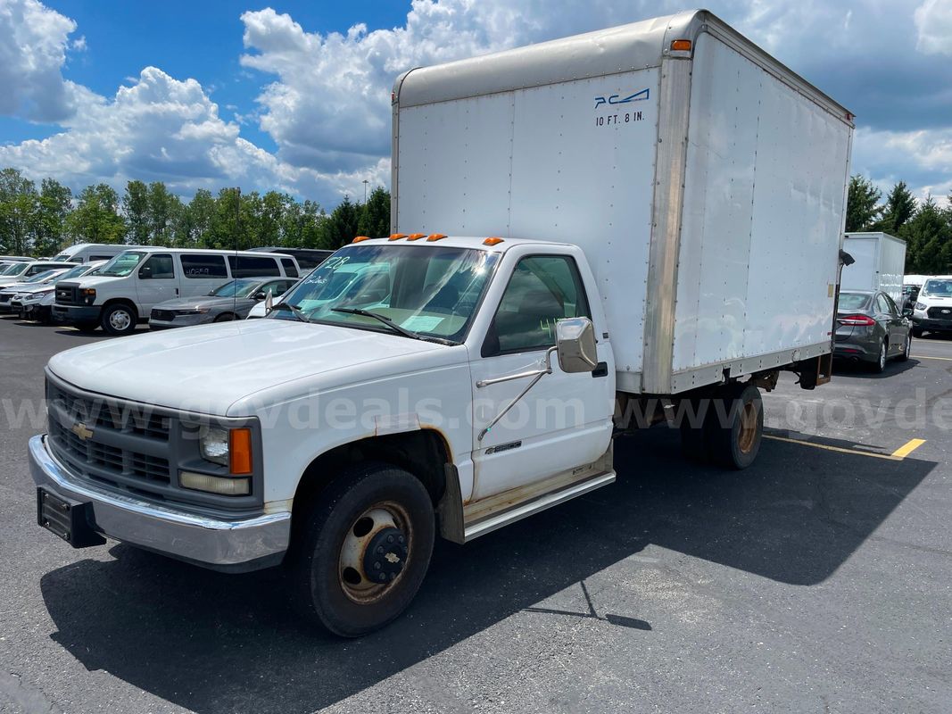 1996 Chevrolet C/K 3500 Box Truck w/ Hydraulic Lift, 5.7L V8