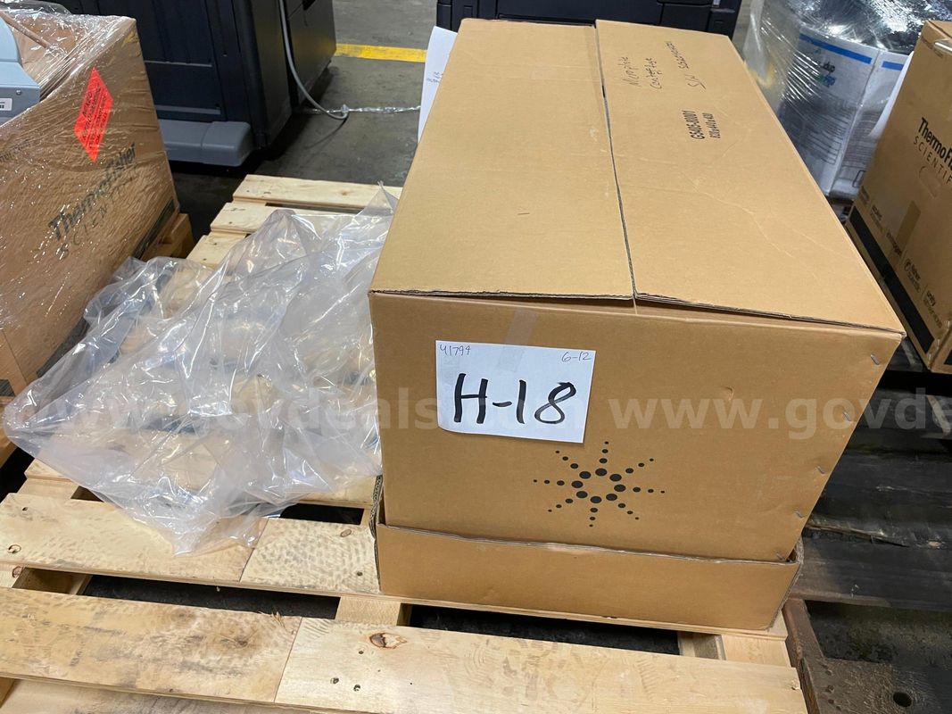 Agilent Microplate Centrifuge with Loader