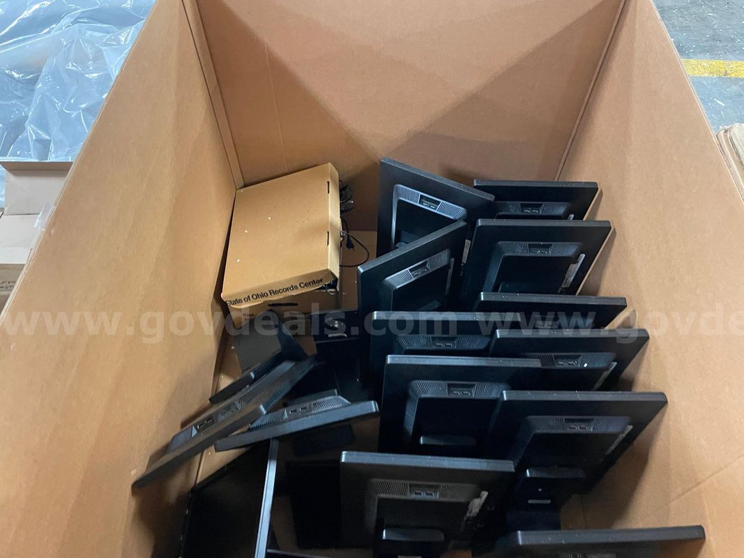 Lot of HP PC Monitors
