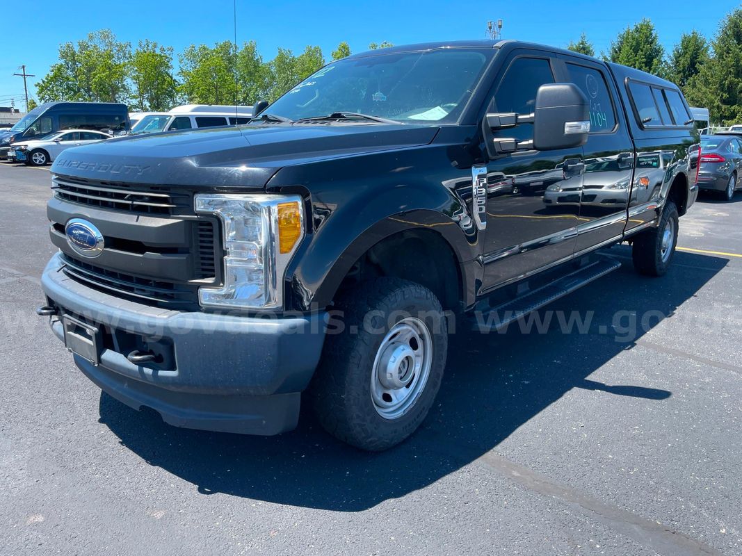 2017 Ford F-350 SD XL 4WD Crew Cab Long Bed Pickup, 6.2L V8