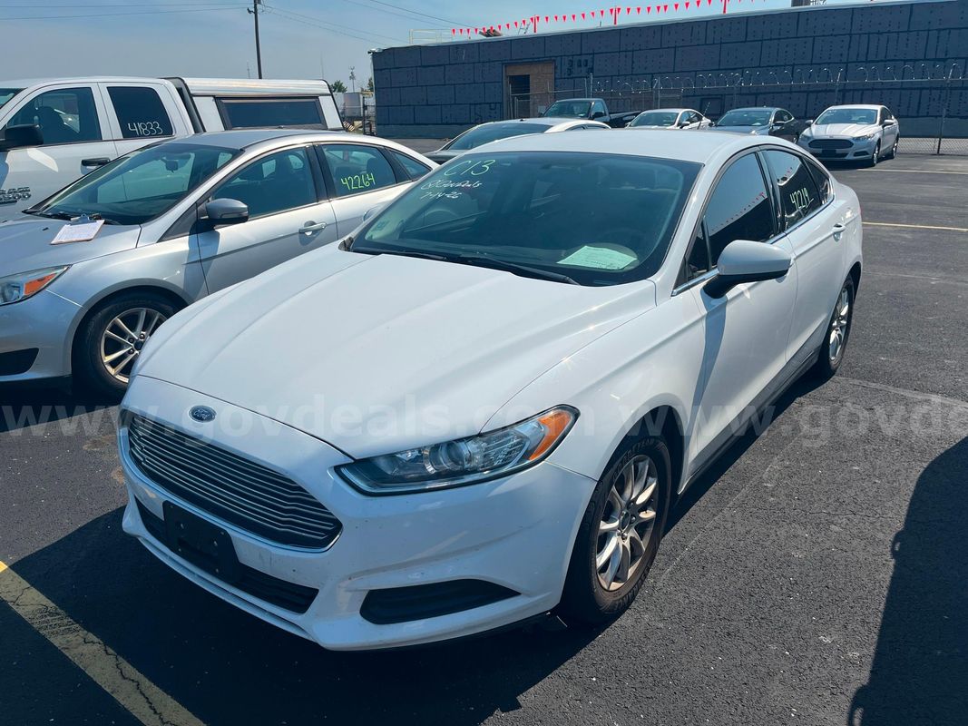 2016 Ford Fusion SEDAN 4-DR, 2.5L L4 *LESS THAN 100K MILES!!