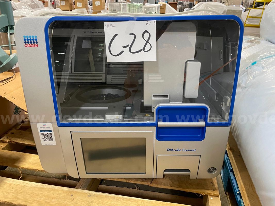 QIAcube Connect Sample Machine