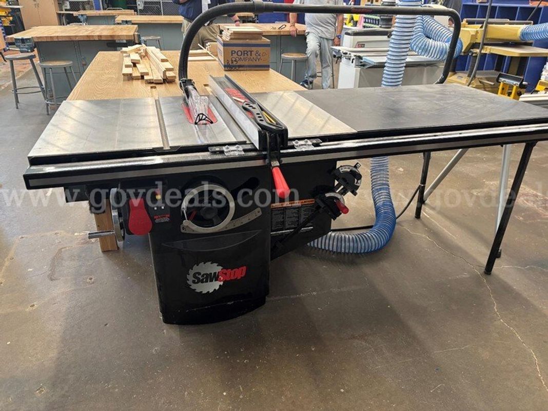 SawStop - 10 inch Industrial 3HP Cabinet Table Saw with extension