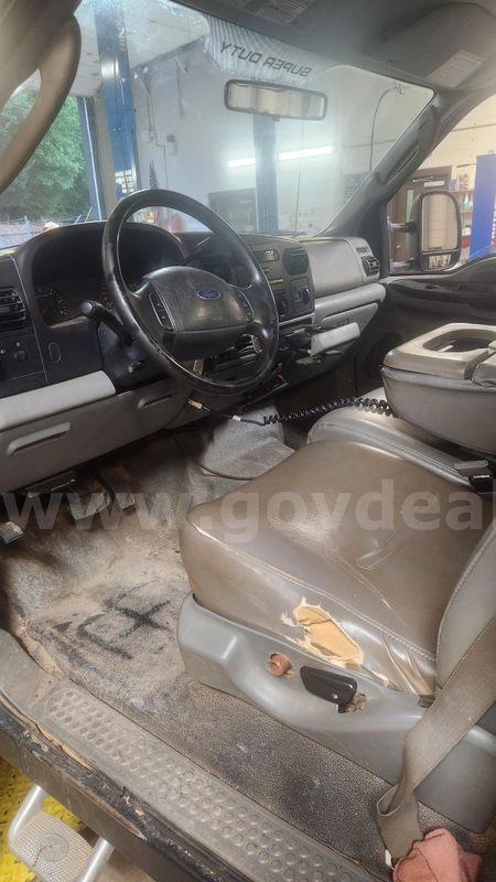 2006 Ford F-350 SD XL 4WD DRW