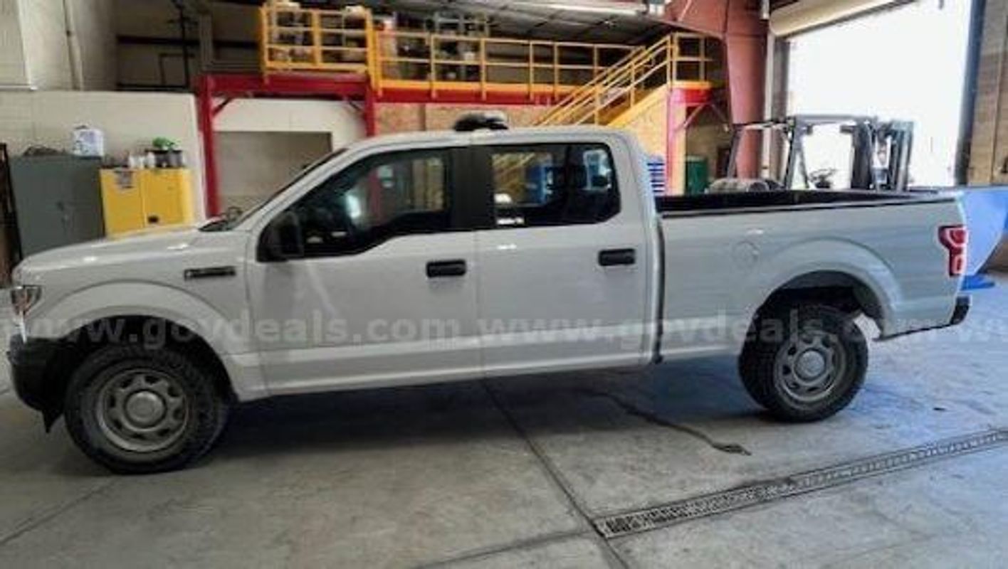 2018 Ford F-150 XL SuperCrew 4x4 Pickup Truck w/Light Bar – 91K Miles
