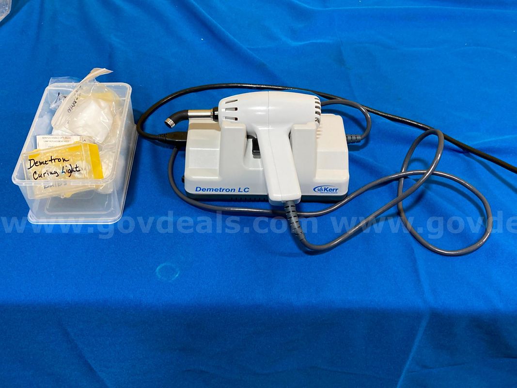 (1) SDS Kerr Demetron LC with Replacement Bulbs