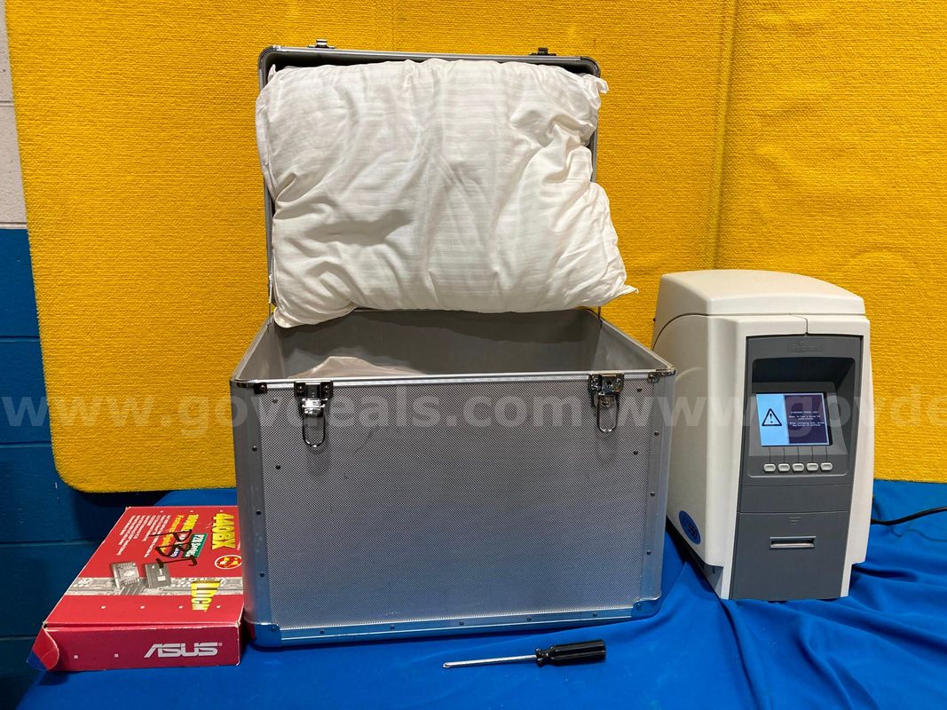 (1) Reichert AT550 Auto Non-Contact Tonometer with Case