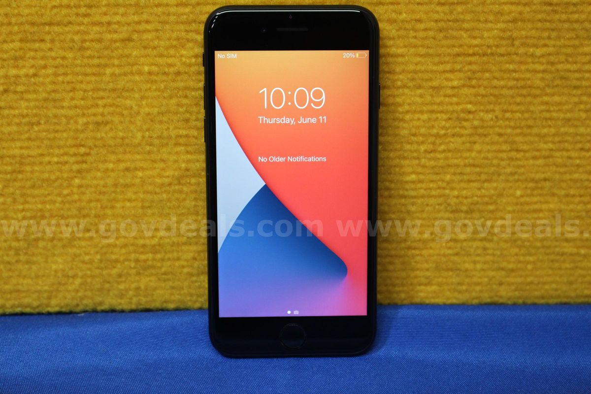 (1) Apple iPhone SE 2nd Generation 4.7"