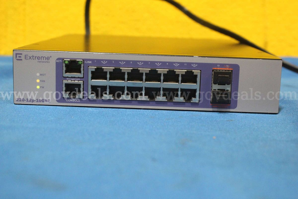 (1) Extreme Networks 220-12p-10GE2 Ethernet Switch