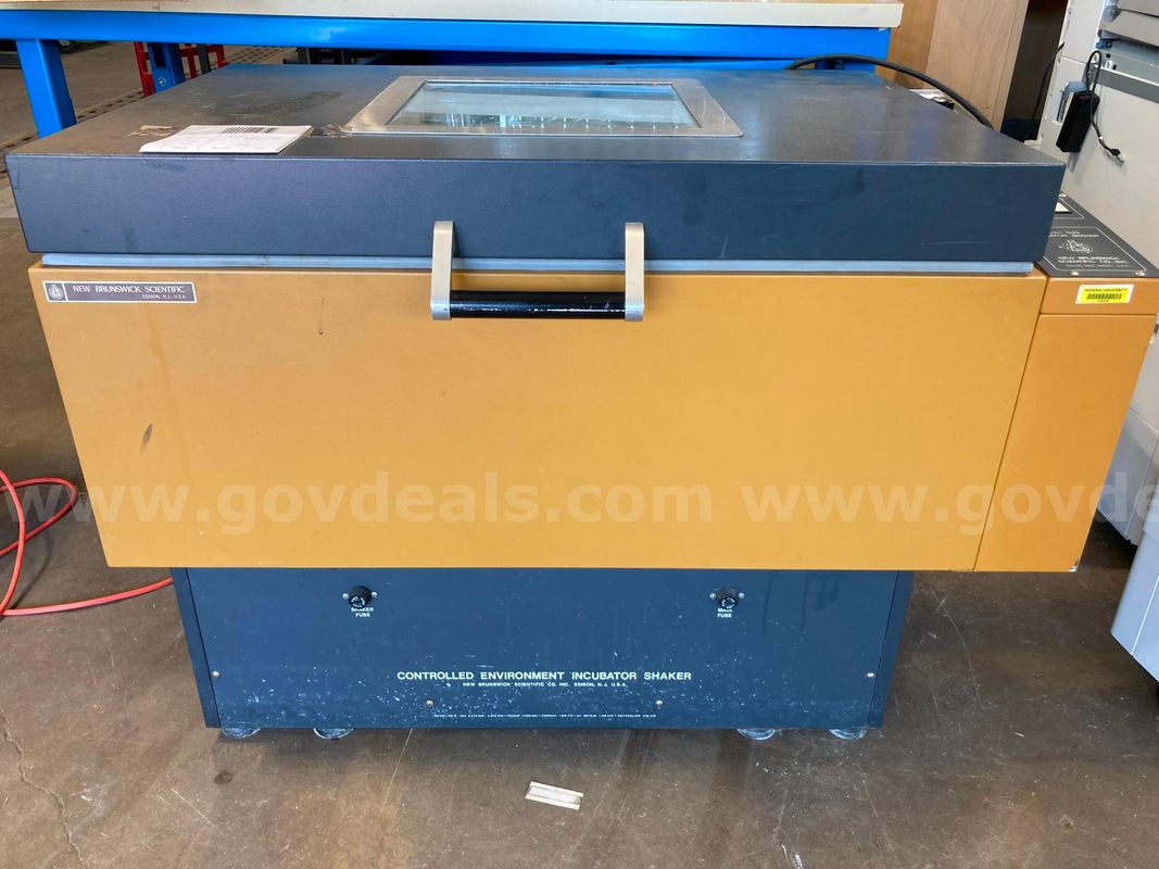 (1) New Brunswick Model G-25R Incubator Shaker [IU004059]