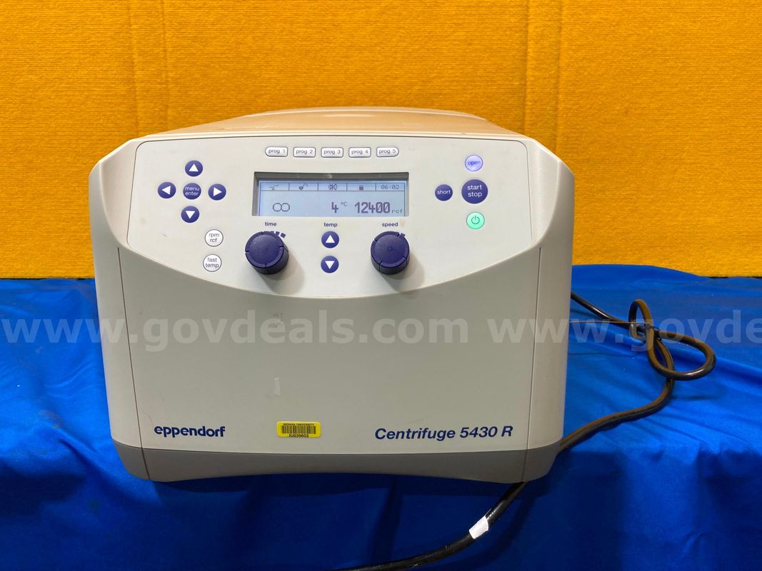(1) Eppendorf Model 5420 R Centifuge [IU039603]