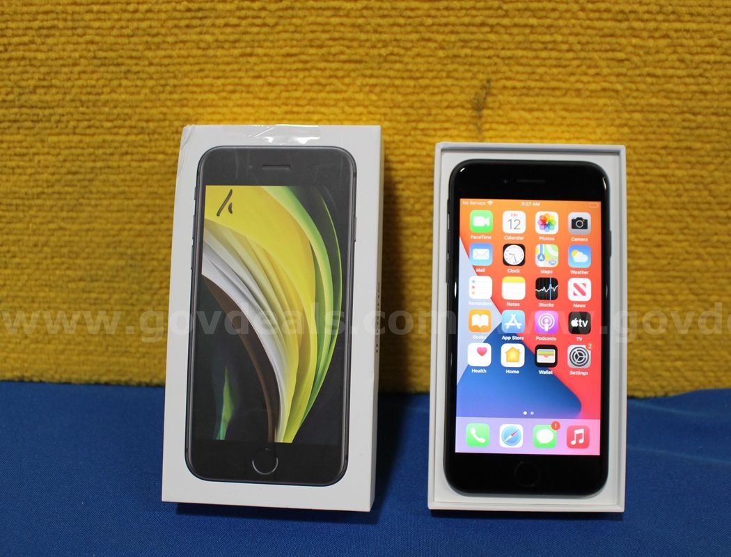 (1) Apple iPhone SE 2nd Generation 4.7 " "