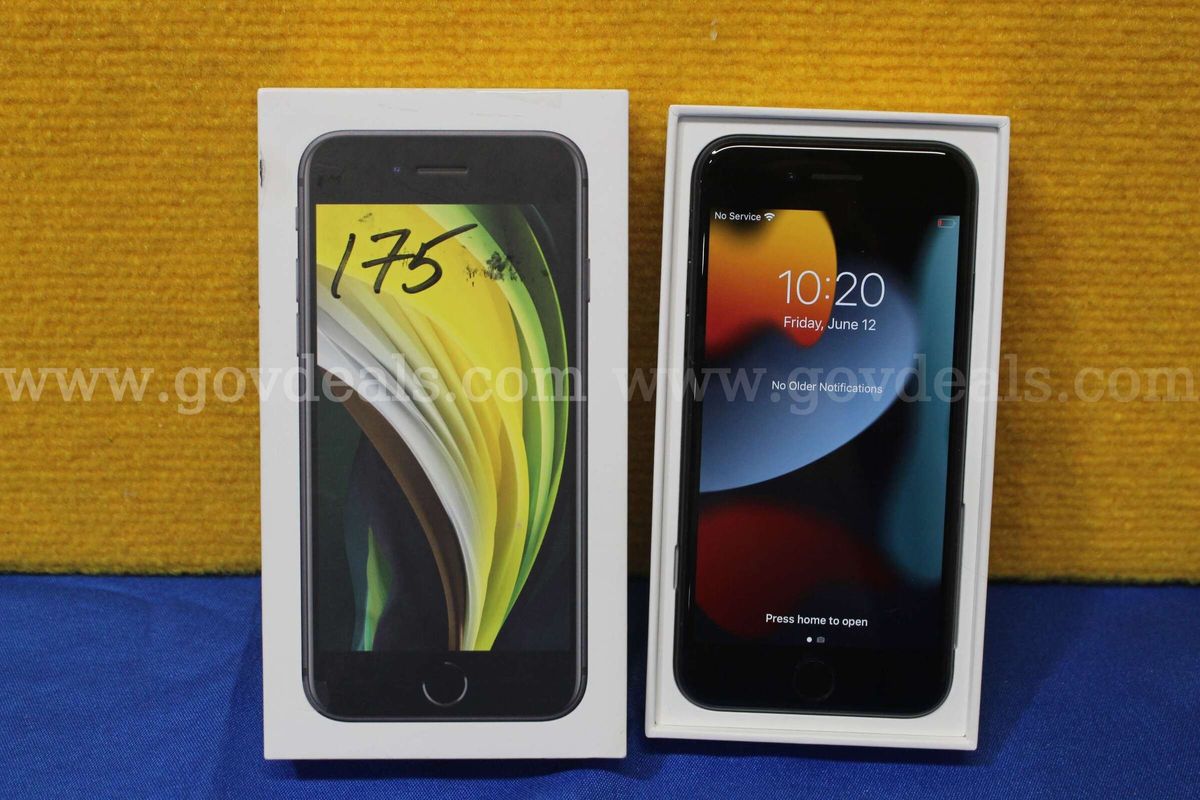 (1) Apple iPhone SE 2nd Generation 4.7"