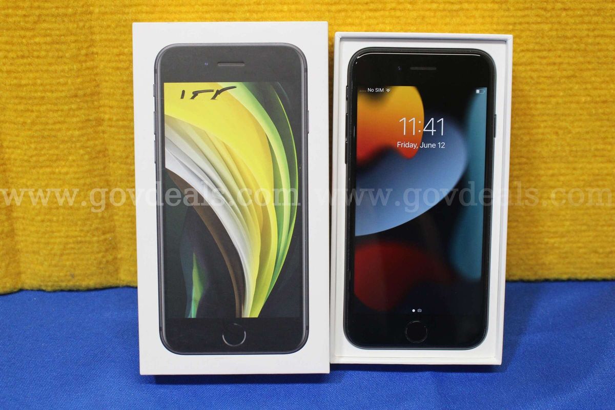 (1) Apple iPhone SE 2nd Generation 4.7"