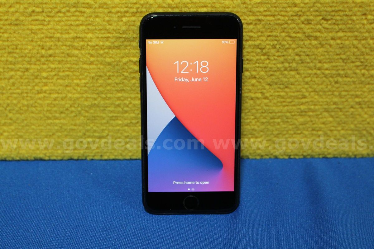 (1) Apple iPhone SE 2nd Generation 4.7"