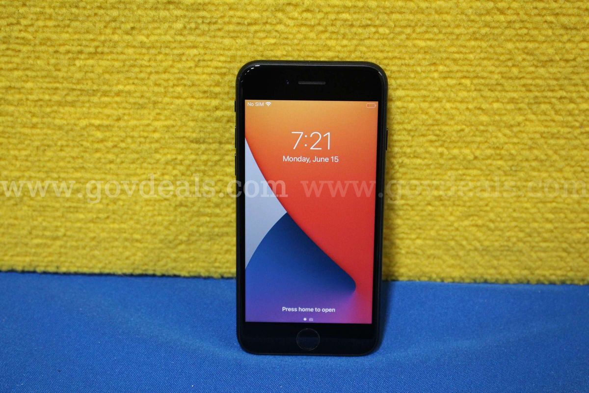 (1) Apple iPhone SE 2020 4.7"