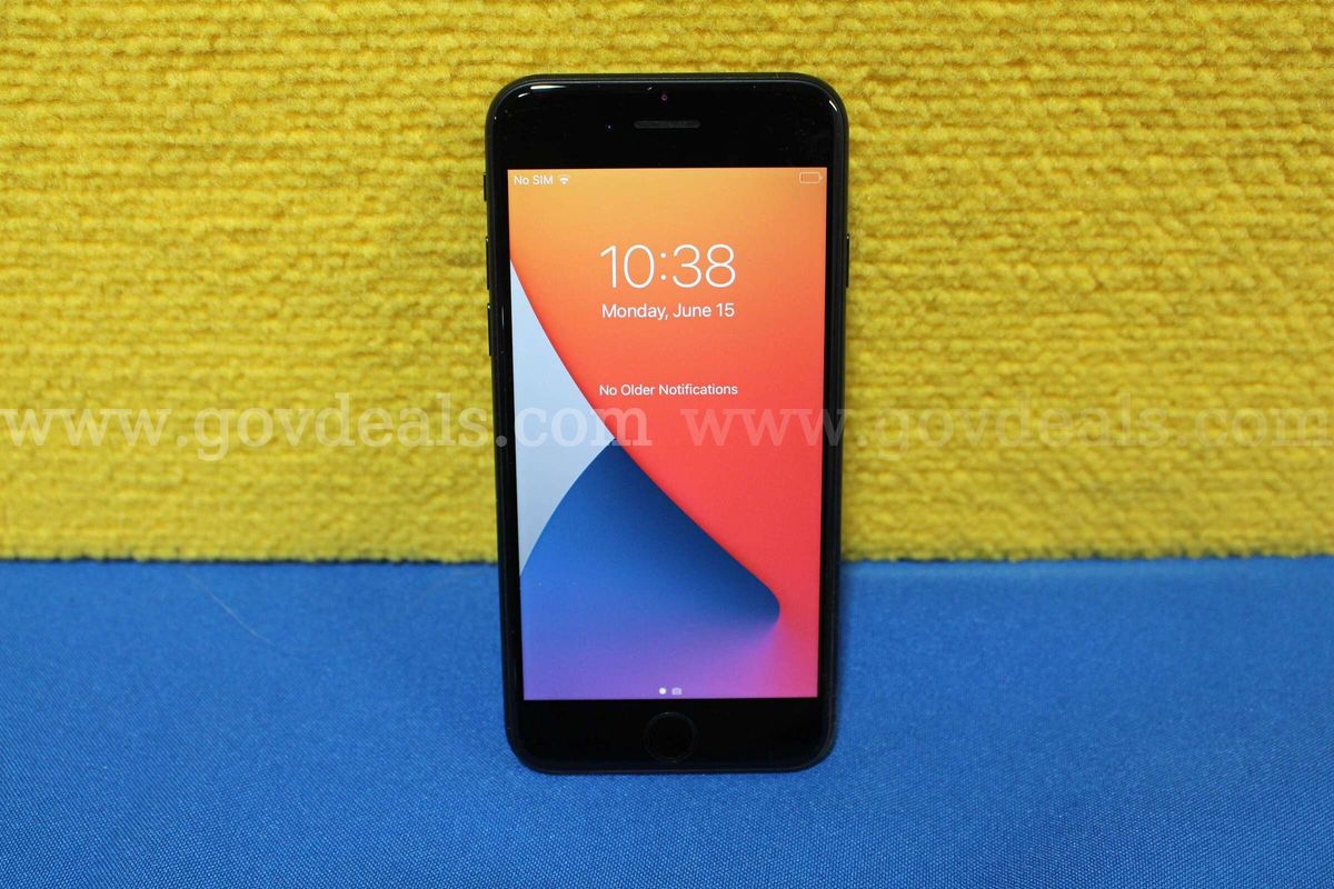 (1) Apple iPhone SE 2nd Generation 4.7"