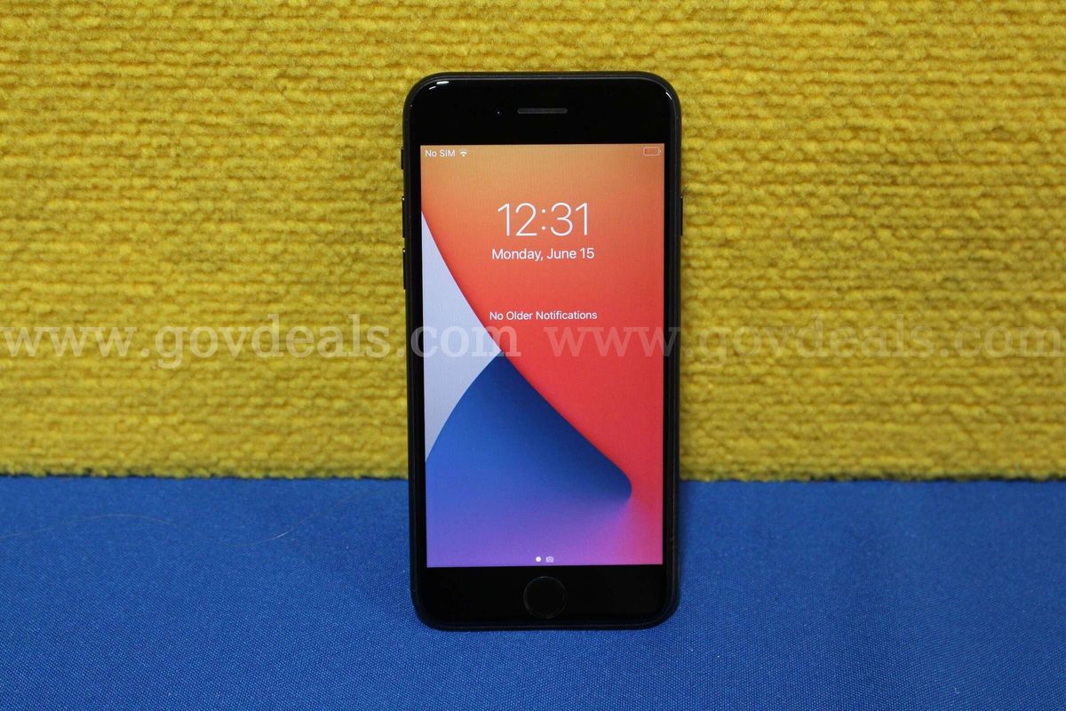 (1) Apple iPhone SE 2020 4.7"