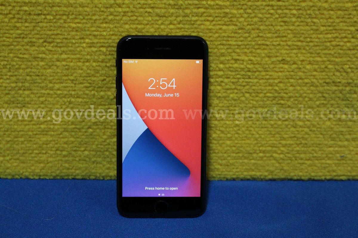 (1) Apple iPhone SE 2nd Generation 4.7"