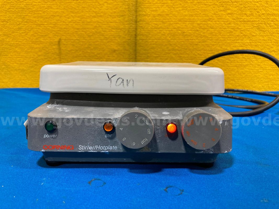(1) Corning PC-320 Hot Plate Stirrer