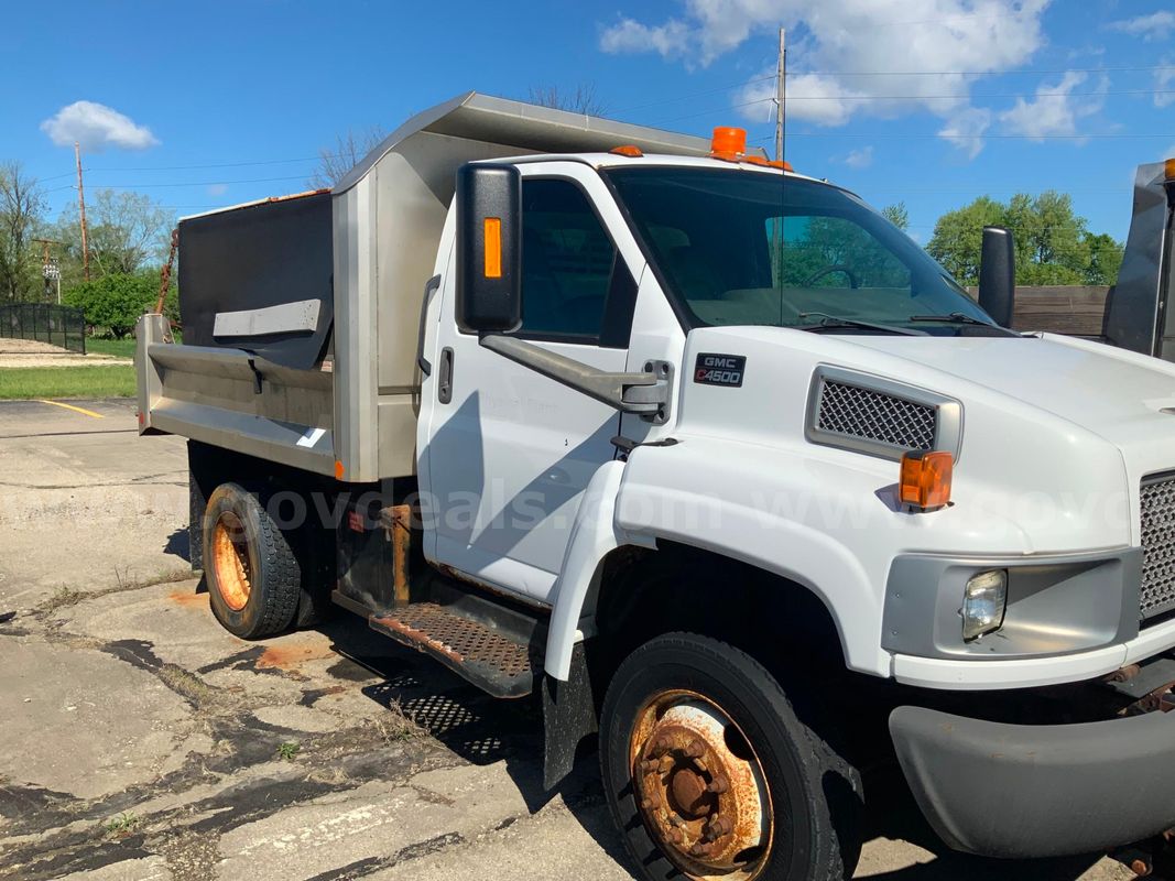 2005 GMC C4C042