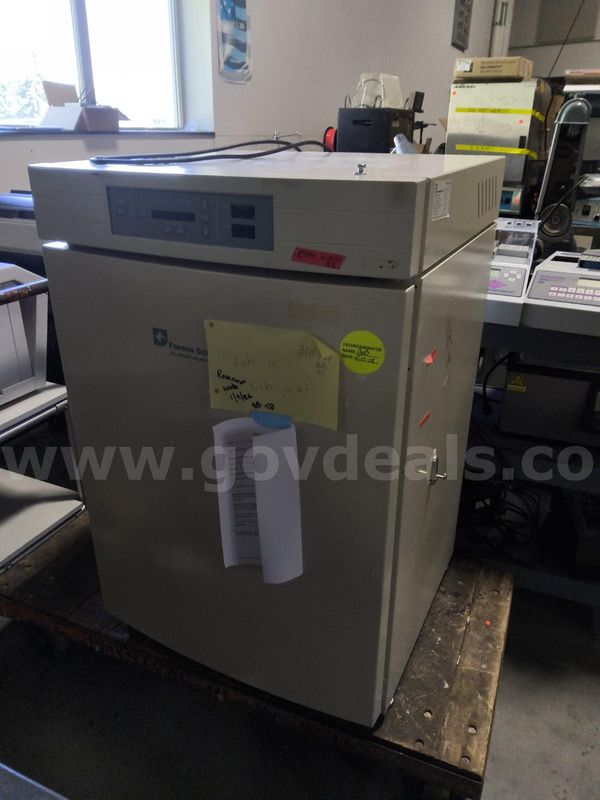 Forma Scientific CO₂ Water-Jacketed Incubator