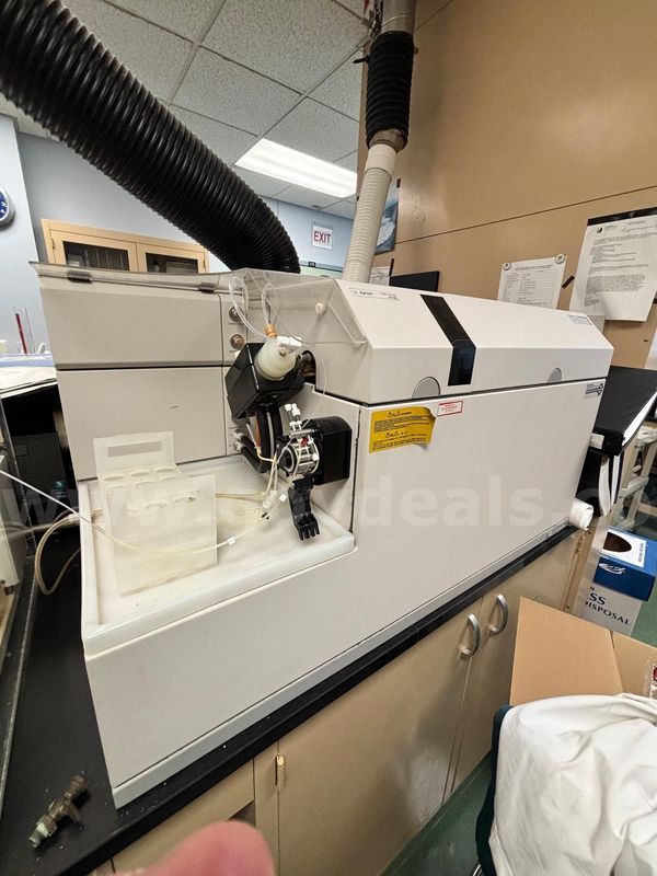 Agilent 7500  Series  ICP-MS w/ Edwards E1M18 single-stage rotary vacuum pump