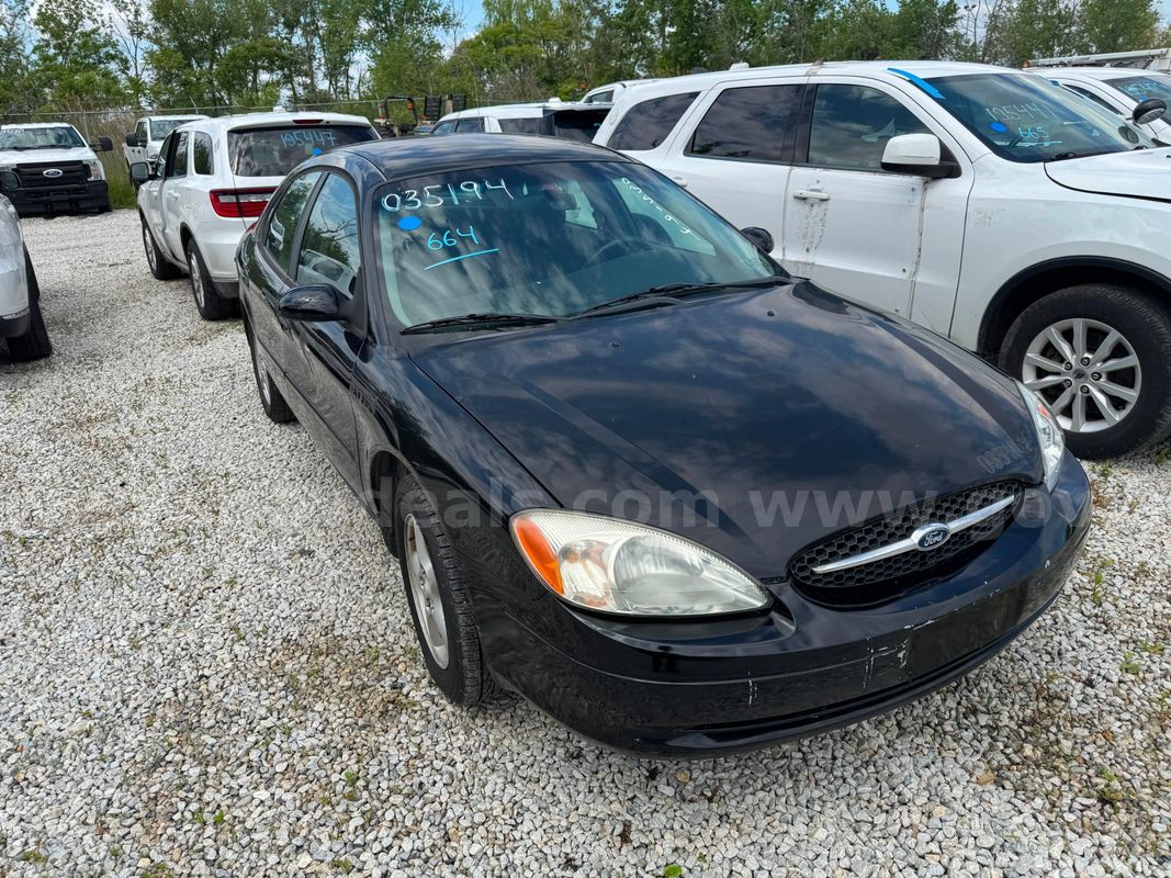 2003 Ford Taurus LOT664 - 035194 - R