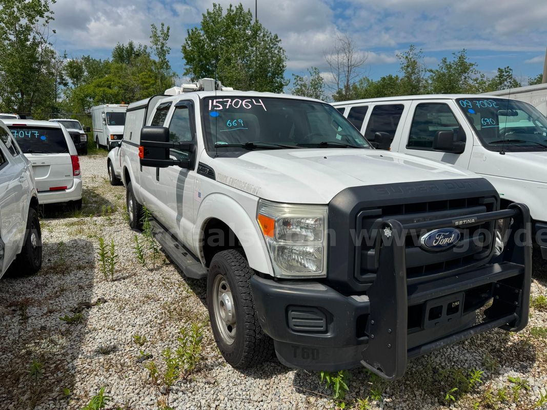 2015 Ford F-250 SD LOT669 - 157064 - R