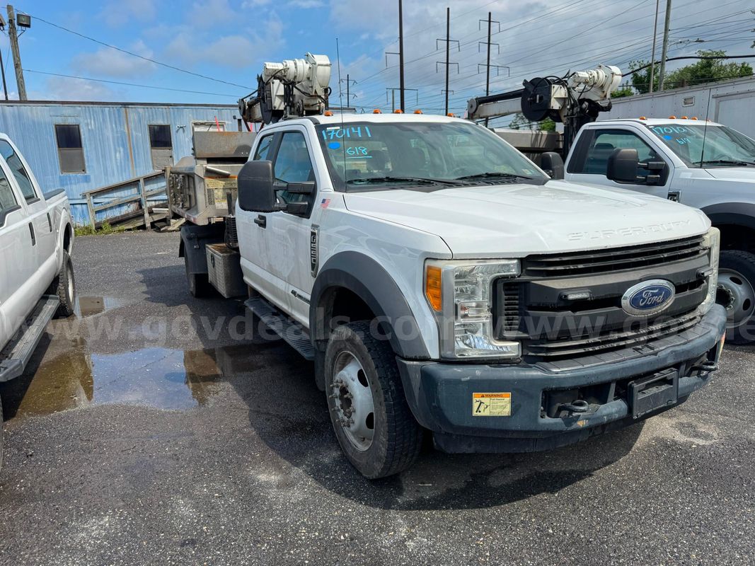 2017 Ford F-550 Inlet Cleaner LOT618 - 170141 - R