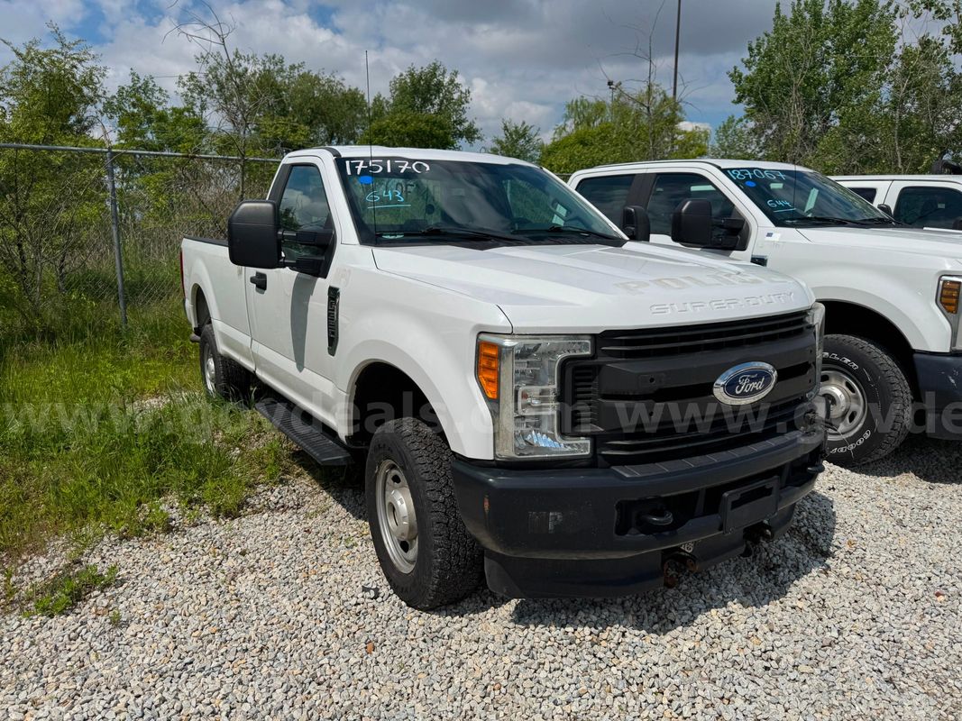 2017 Ford F-350 SD LOT643 - 175170 - R