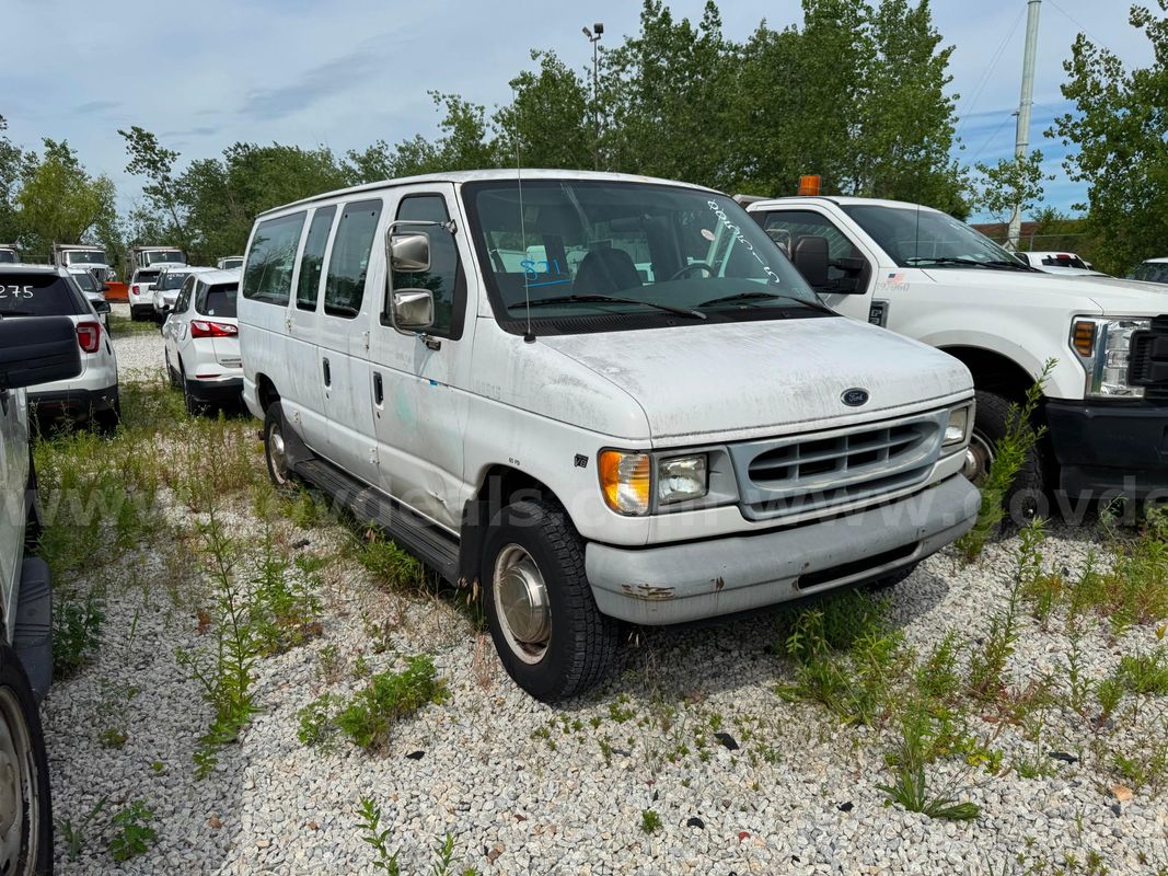 2000 Ford E350 LOT871 - 005515 - R