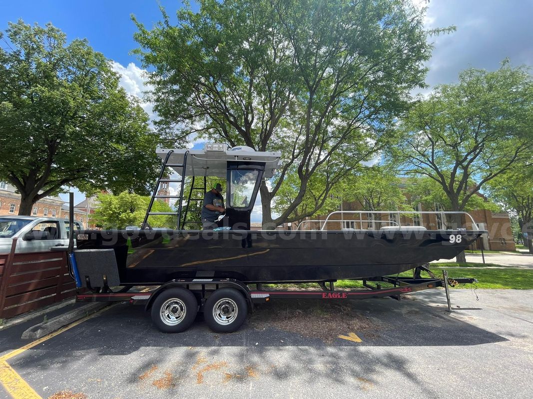 LC- 25 Dive Boat and Trailer Eagle