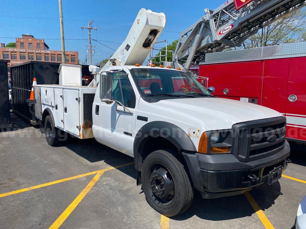 2005 Ford F-550 Bucket Truck