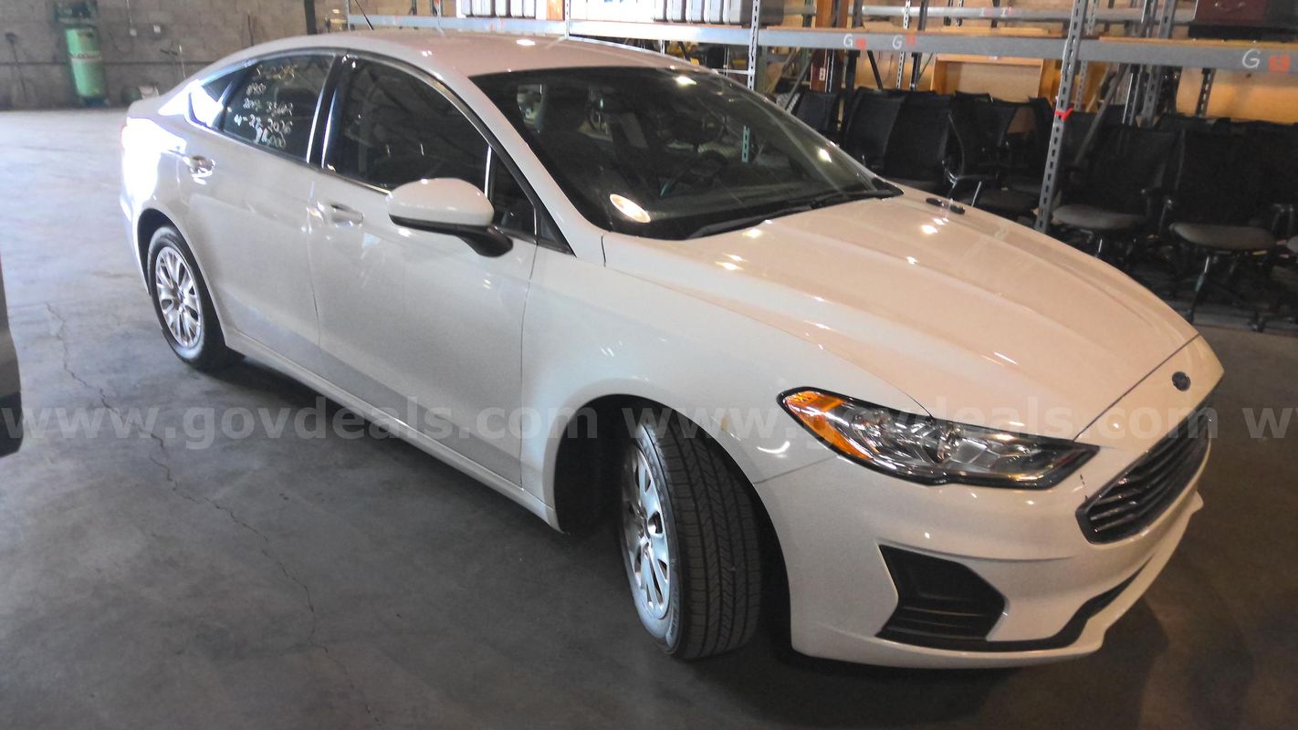 2019 Ford Fusion, White